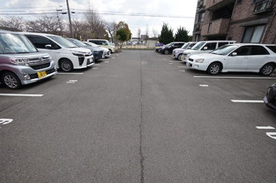 【駐車場】 | グレイス スクエア新涯 　5　C棟