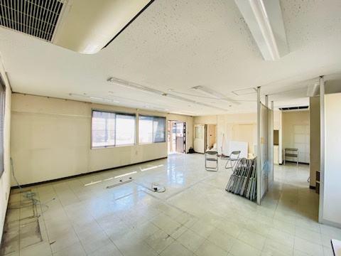 城北貸事務所のロビー