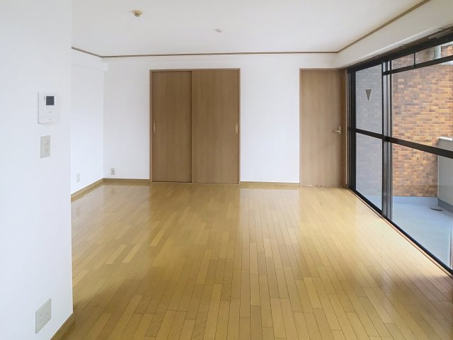 ヴィラ真田山の居間・リビング