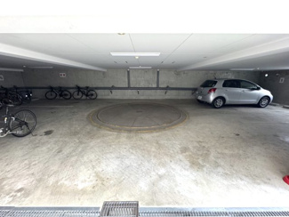 【駐車場】