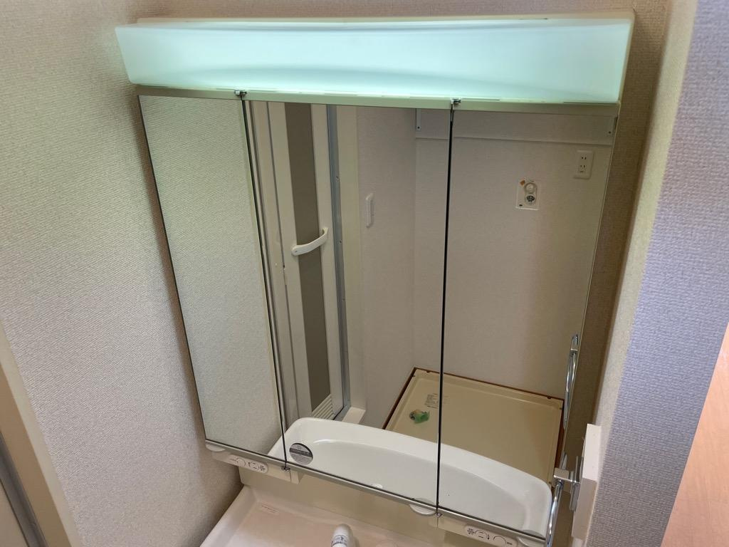 サンガーデン花水木　Ｂの独立洗面台|※写真は202のもの