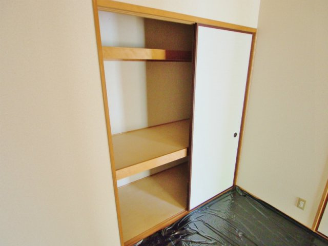 末田アパートの収納