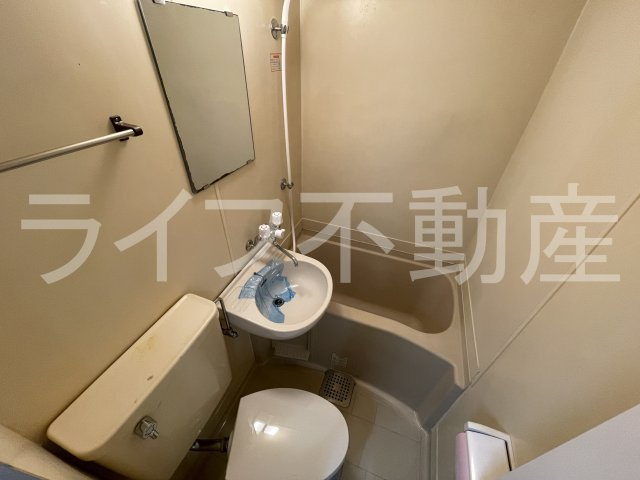 レオパレス若草の浴室