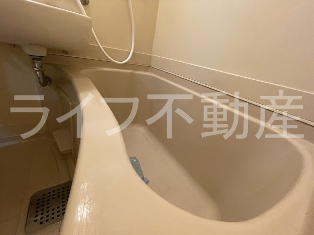 レオパレス若草の浴室