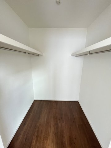 【収納】 | 糟屋郡篠栗町和田3丁目2期　1号棟（全2棟）【仲介手数料無料・0円】 | 現地写真。ウォークインクローゼットです。