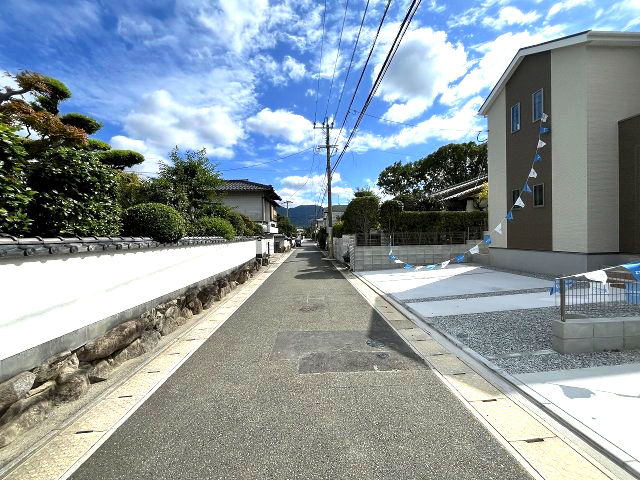 【その他】 | 糟屋郡篠栗町和田3丁目2期　1号棟（全2棟）【仲介手数料無料・0円】 | 現地写真。前面道路です。