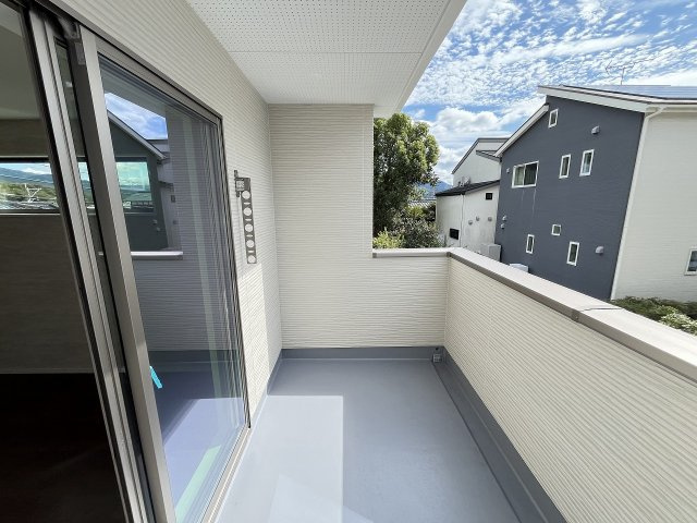 【バルコニー】 | 糟屋郡篠栗町和田3丁目2期　1号棟（全2棟）【仲介手数料無料・0円】 | 現地写真。