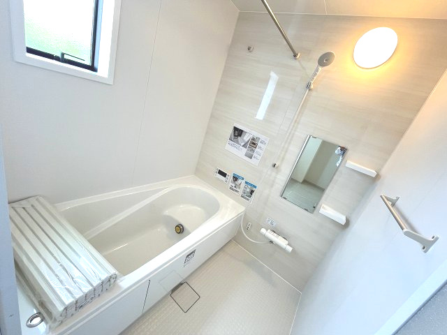 【浴室】 | 糟屋郡篠栗町和田3丁目2期　2号棟（全2棟）【仲介手数料無料・0円】 | 現地写真。浴室です。