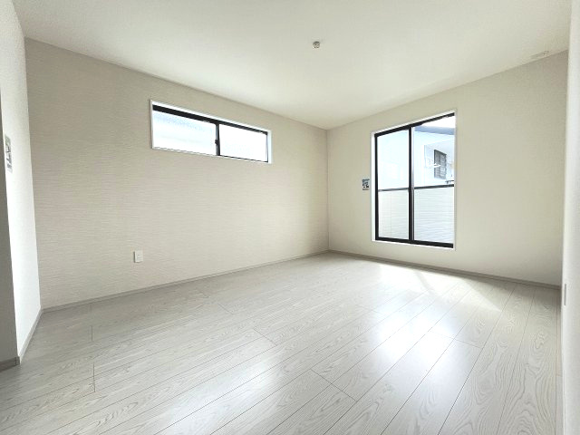 【寝室】 | 糟屋郡篠栗町和田3丁目2期　2号棟（全2棟）【仲介手数料無料・0円】 | 現地写真。2階主寝室です。