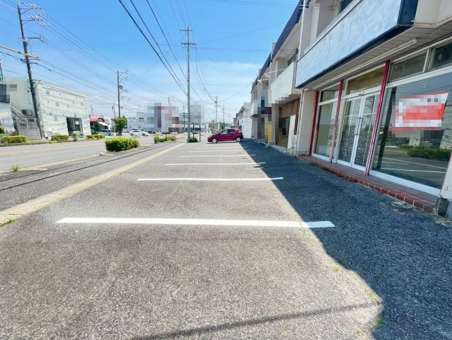 イタクラ店舗の駐車場