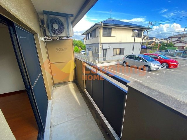 アザレアハイツ葉山のバルコニー|バルコニーからの眺めを楽しみながら食事をしませんか