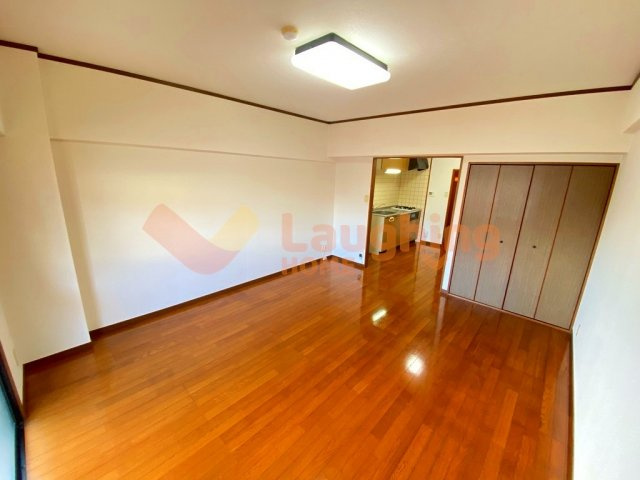 アザレアハイツ葉山の居間・リビング|ゆったりとした居間です