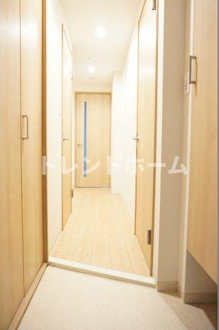 フォーリアライズ南堀江ヴィータの玄関|選べる家電プランあり！！