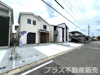 【外観】 | 現地写真。同じ物件を見るなら、プラス不動産販売にお任せ下さい。