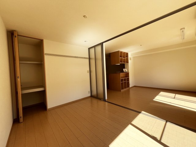 ウエスト孕の洋室
