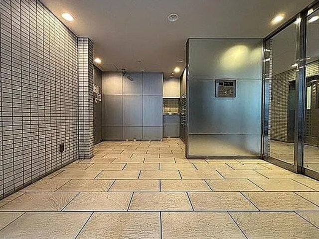 L-Flat田町のロビー