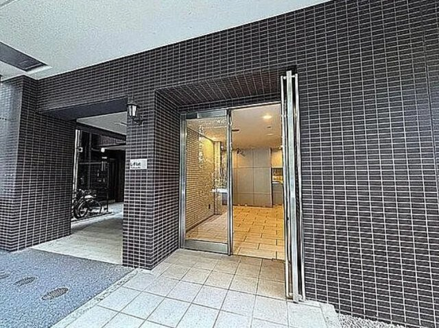 L-Flat田町のエントランス