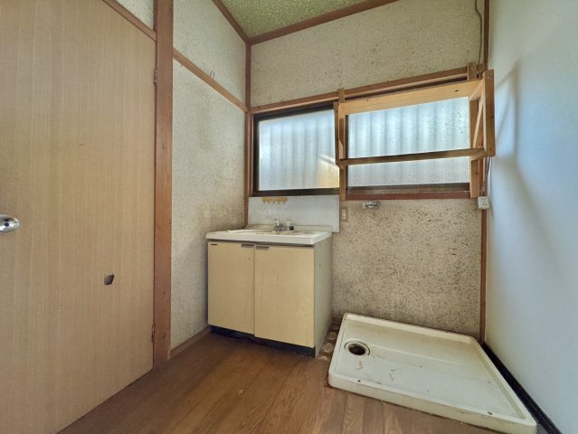 水戸市大串町中古戸建の洗面所