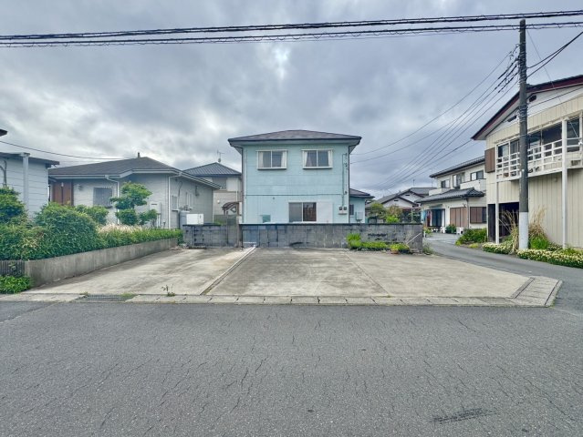 水戸市大串町中古戸建の駐車場