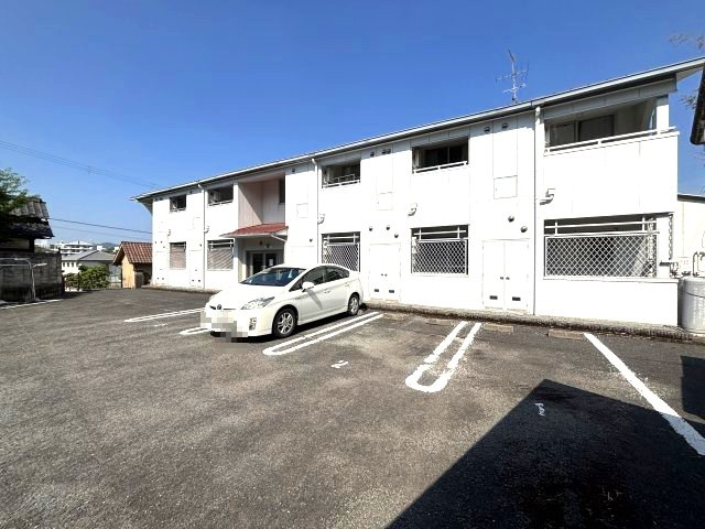 野村学生マンションの駐車場