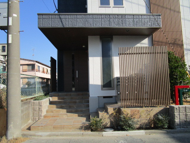 ＮｅｗＳａｆｏｌｅ綱島東　A棟のエントランス