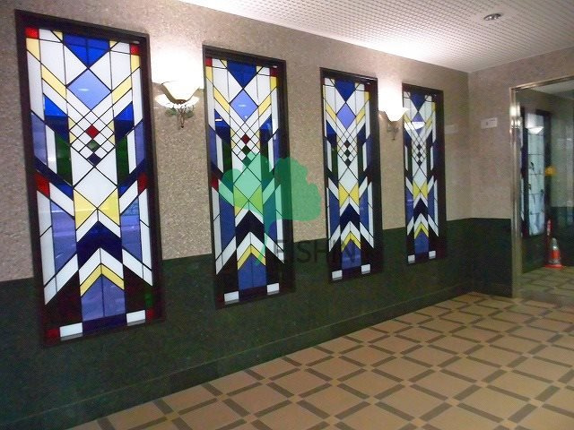 ロイヤル呉服のエントランス