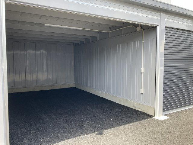 あこや町ガレージの駐車場