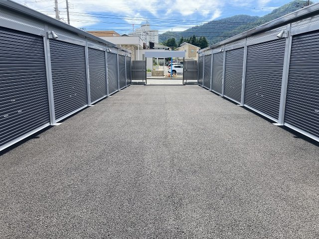 あこや町ガレージの駐車場