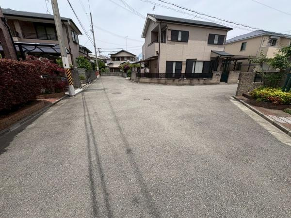 和歌山市内原　中古戸建の前面道路含む現地写真