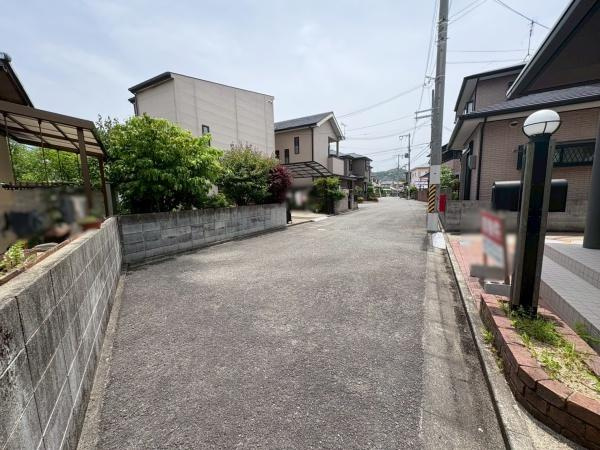 和歌山市内原　中古戸建の前面道路含む現地写真