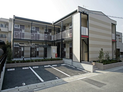 【外観】 | レオパレスサンハイム嵐山 | お得に住まいをお探しするなら不動産すまラボにお任せ下さい♪
〇現地待合わせOK　〇LINE対応可　〇他社物件持ち込みＯＫ
〇遠隔契約OK　〇お値引き喜んで♪
皆様のお問合せをお待ちしています♪