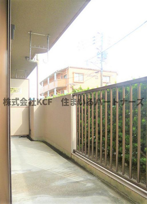 【バルコニー】 | メゾンルミエール | 外からの目が気にならないバルコニーで洗濯物が干せます