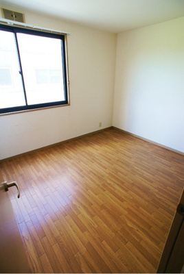 【洋室】 | サンビレッジ梅満C | 洋室です