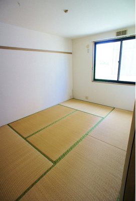 【和室】 | サンビレッジ梅満C | 趣のある和室です