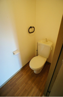 【トイレ】 | サンビレッジ梅満C | シンプルで使いやすいトイレです