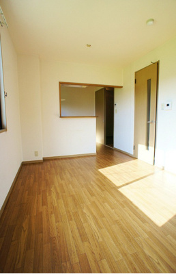 【居間・リビング】 | サンビレッジ梅満C | おしゃれなリビングです