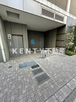 【エントランス】 | 建物の内部です