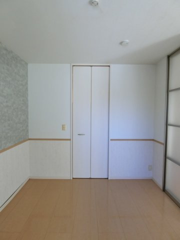 ノースウイングの洋室