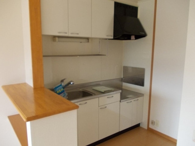 【キッチン】 | カーサヴェルデ | キッチン横にお料理が置けるカウンターがあります