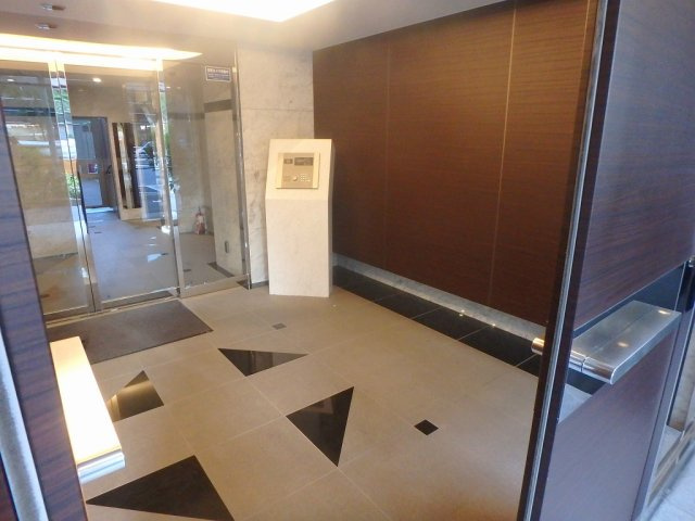 アイル文京白山のエントランス