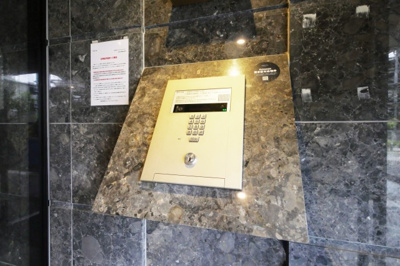 【セキュリティ】 | プレサンス大阪福島シエル | モニター付きインターホンです