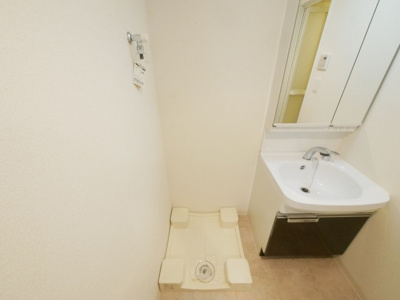 【設備】 | プレサンス大阪福島シエル | 洗濯機置き場です