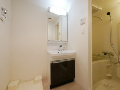 【洗面所】 | プレサンス大阪福島シエル | 独立洗面台で身支度をすべて済ませてしまいましょう