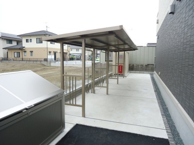 【その他共用部分】 | ジェルメⅡ | 屋根付き駐輪場