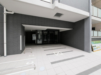 【エントランス】 | エスカーサ大阪WEST九条駅前 | 毎日通るエントランスはこのようになっています
