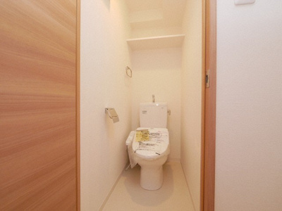 【トイレ】 | エスカーサ大阪WEST九条駅前 | シンプルで使いやすいトイレです