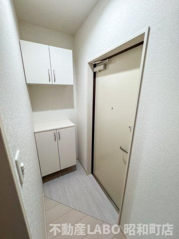 F asecia Irifiの玄関