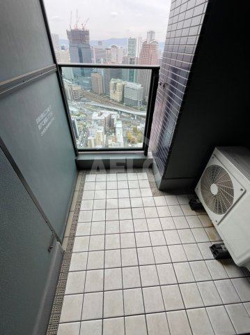 シティタワー西梅田　上福島小学校のバルコニー|シティタワー西梅田　バルコニー