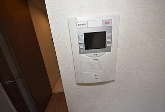 【セキュリティ】 | プレサンスOSAKA　DOMECITYスクエア | モニター付きインターホンです