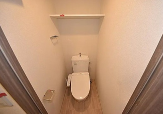 【トイレ】 | プレサンスOSAKA　DOMECITYスクエア | 落ち着いた色調のトイレです